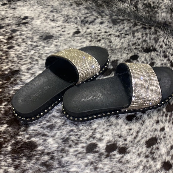 Rhinestone Slides - Picture 2 of 7